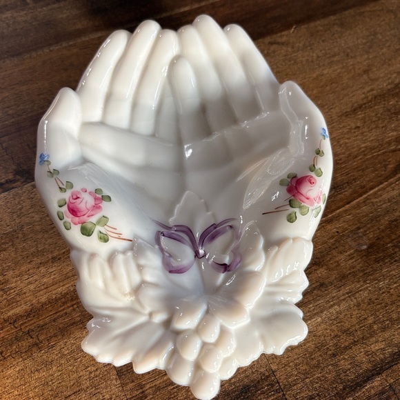 Westmoreland Other - Floral Ceramic Westmoreland Milk Glass Hands Decor